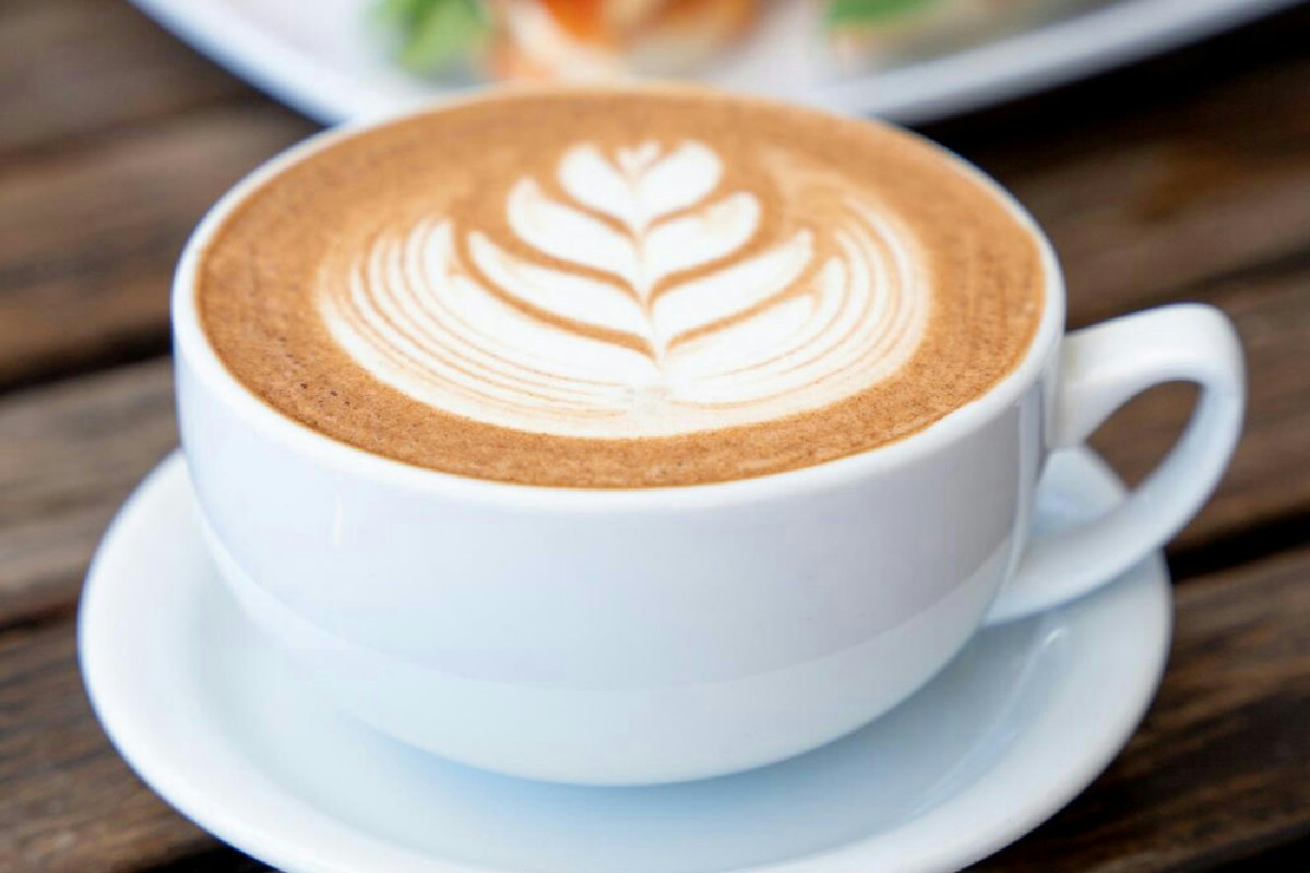 La bevanda ideale a colazione dopo i 50 anni: ecco cosa davvero fa bene al tuo corpo ogni mattina