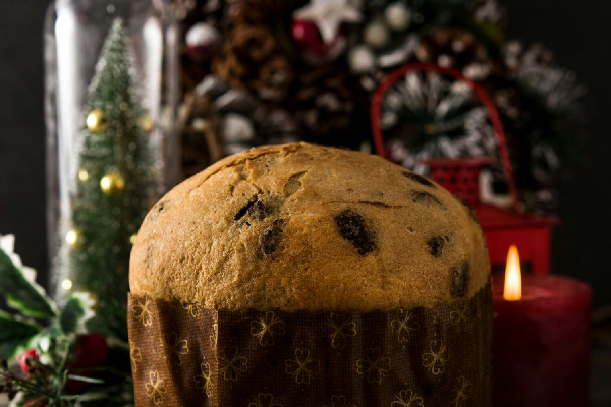Molti capovolgono i panettoni appena sfornati: ecco cosa cambia nel risultato finale