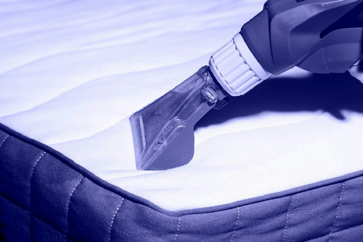 Questo semplice trucco per pulire il materasso protegge i tessuti e ne allunga la durata